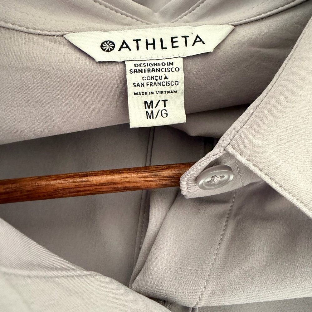 Athleta Lightweight Stretch Button Down Shirt Lav… - image 4